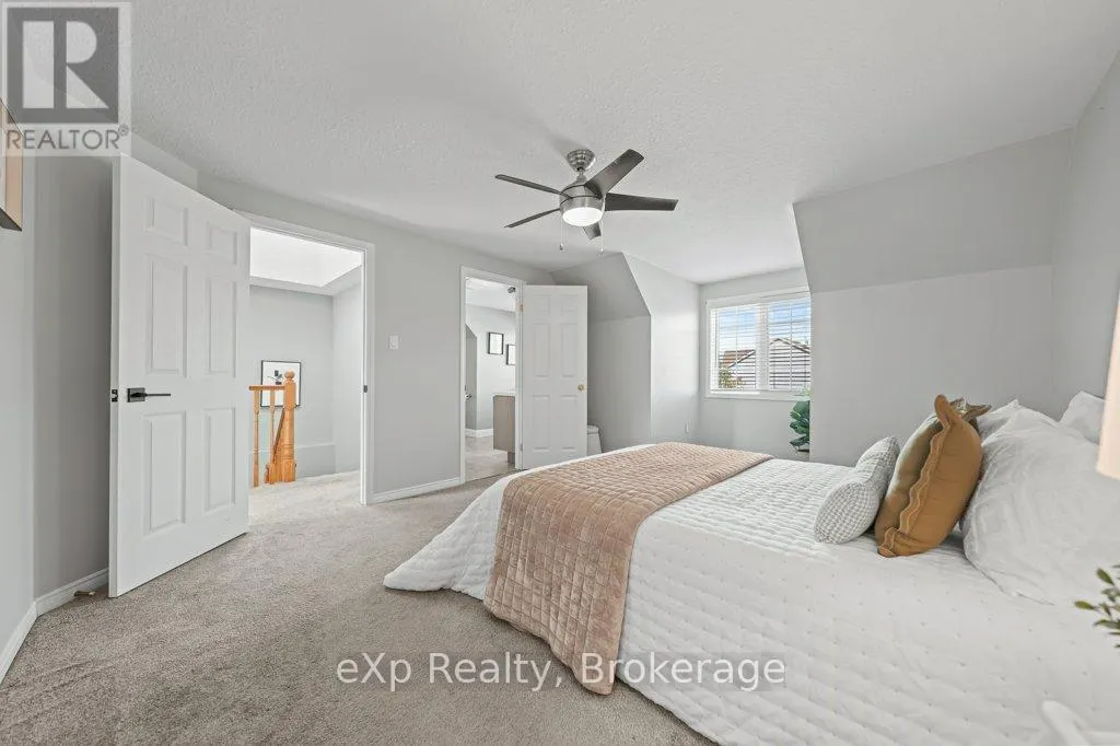43 BOULDER CRESCENT