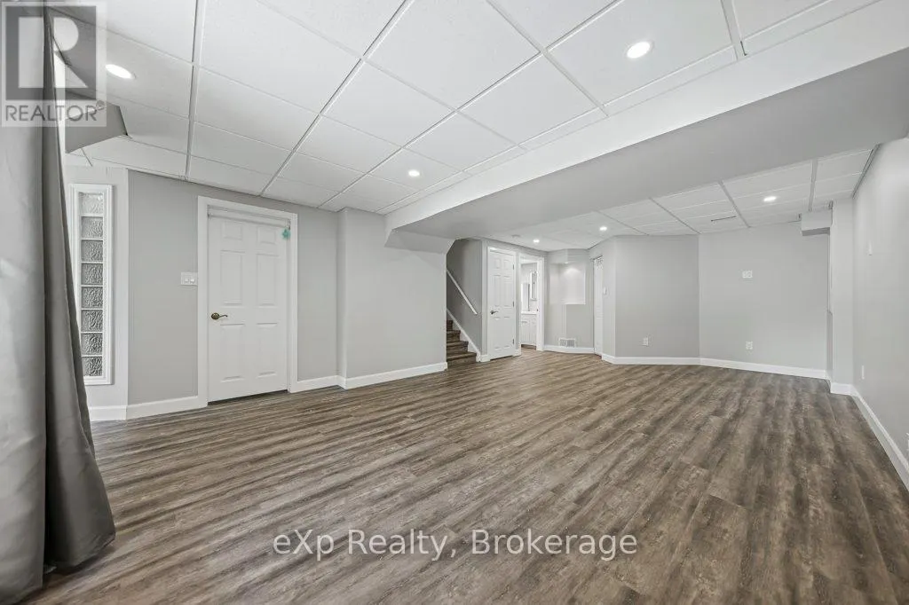 43 BOULDER CRESCENT