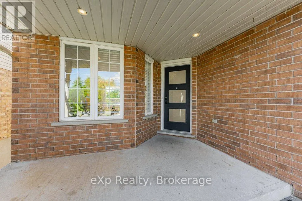 43 BOULDER CRESCENT