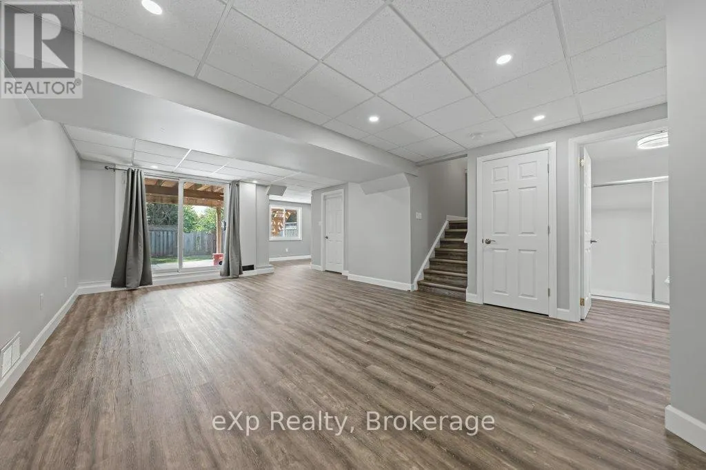 43 BOULDER CRESCENT