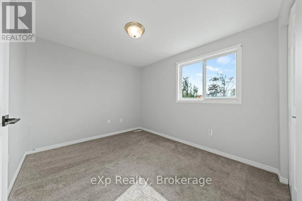 43 BOULDER CRESCENT