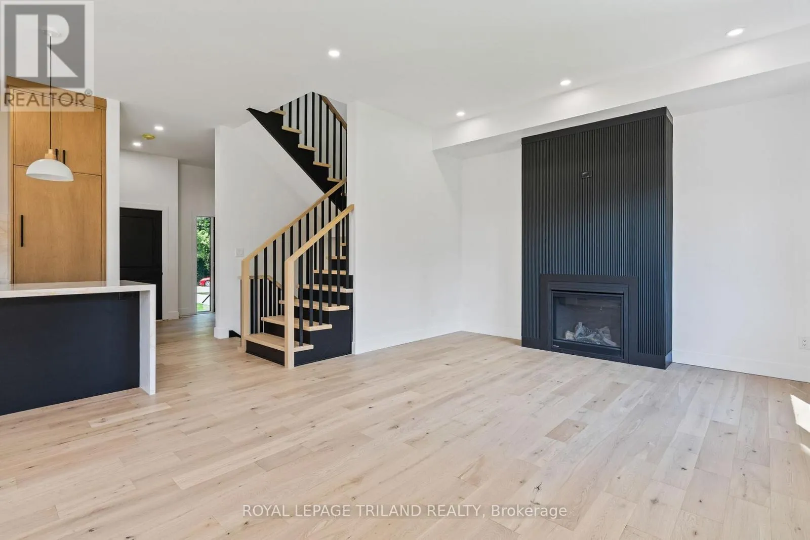 34 ALBERTA STREET