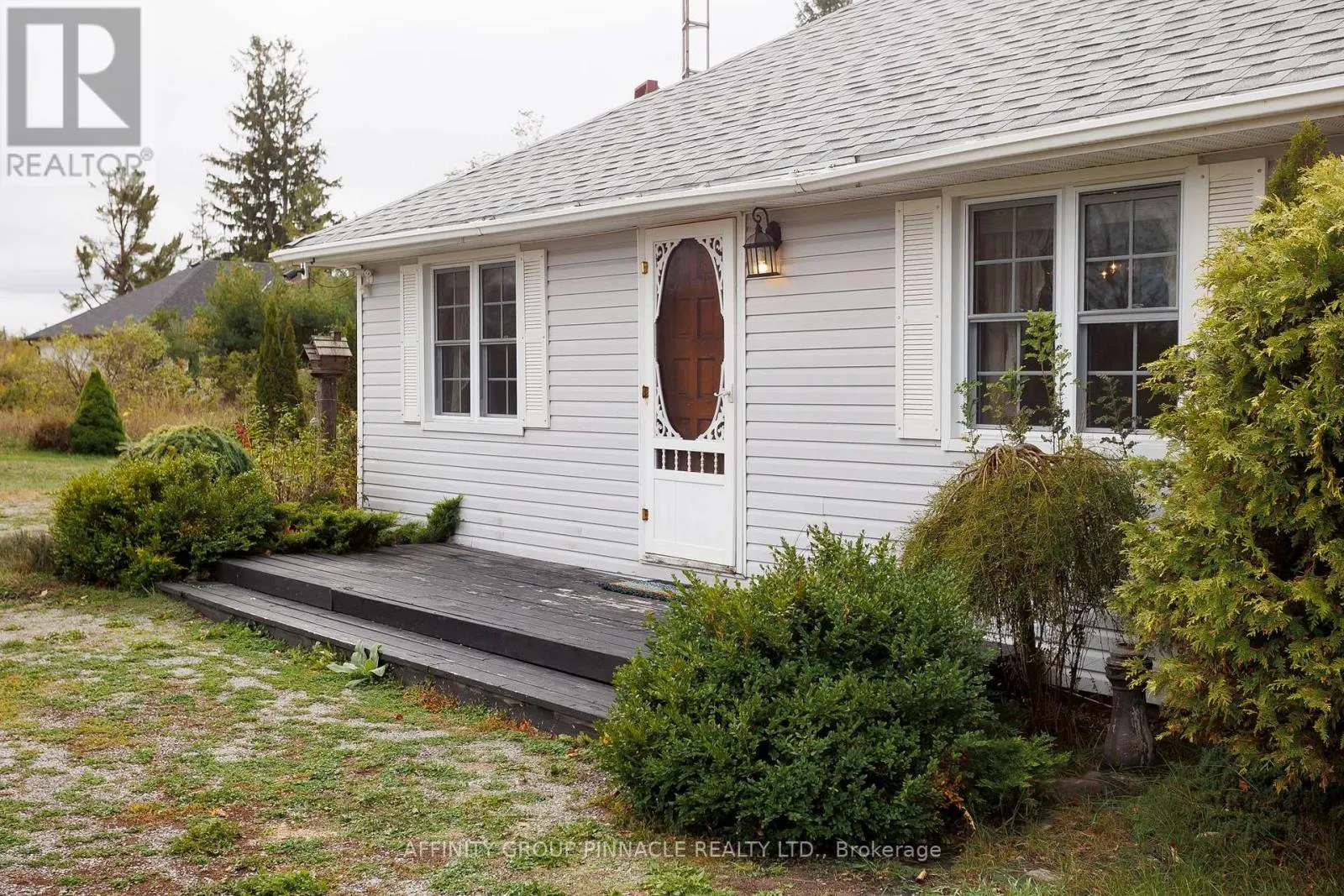 1879 VICTORIA ROAD