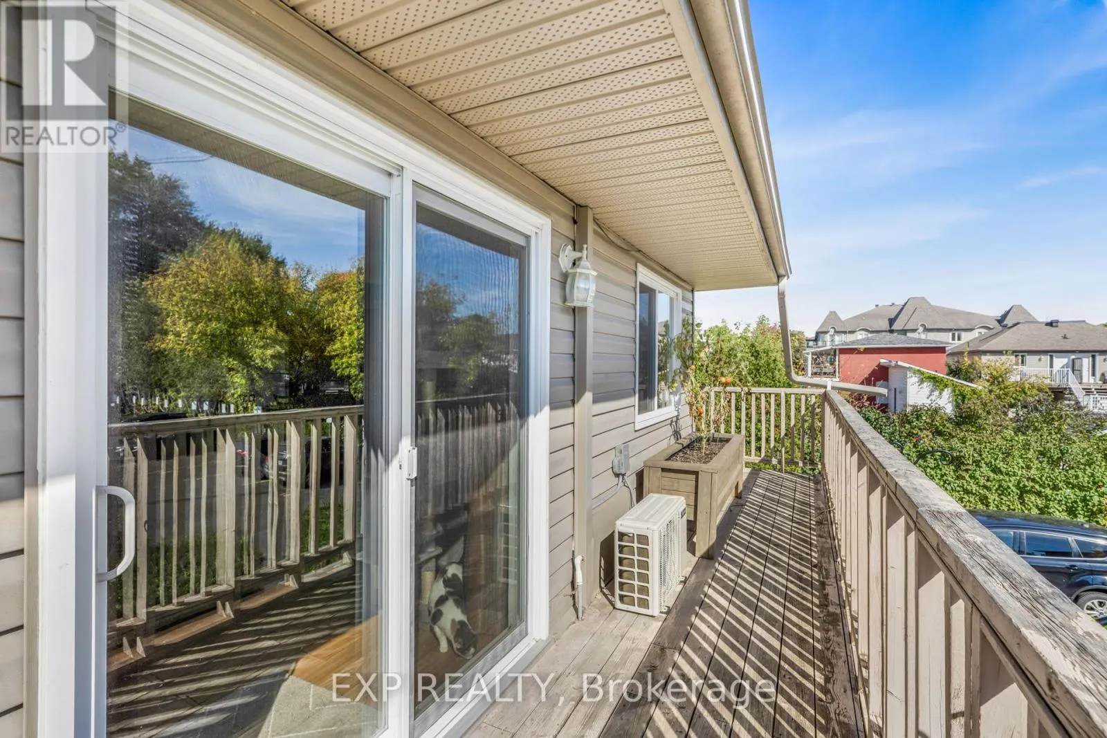 8 - 776 ST JEAN STREET