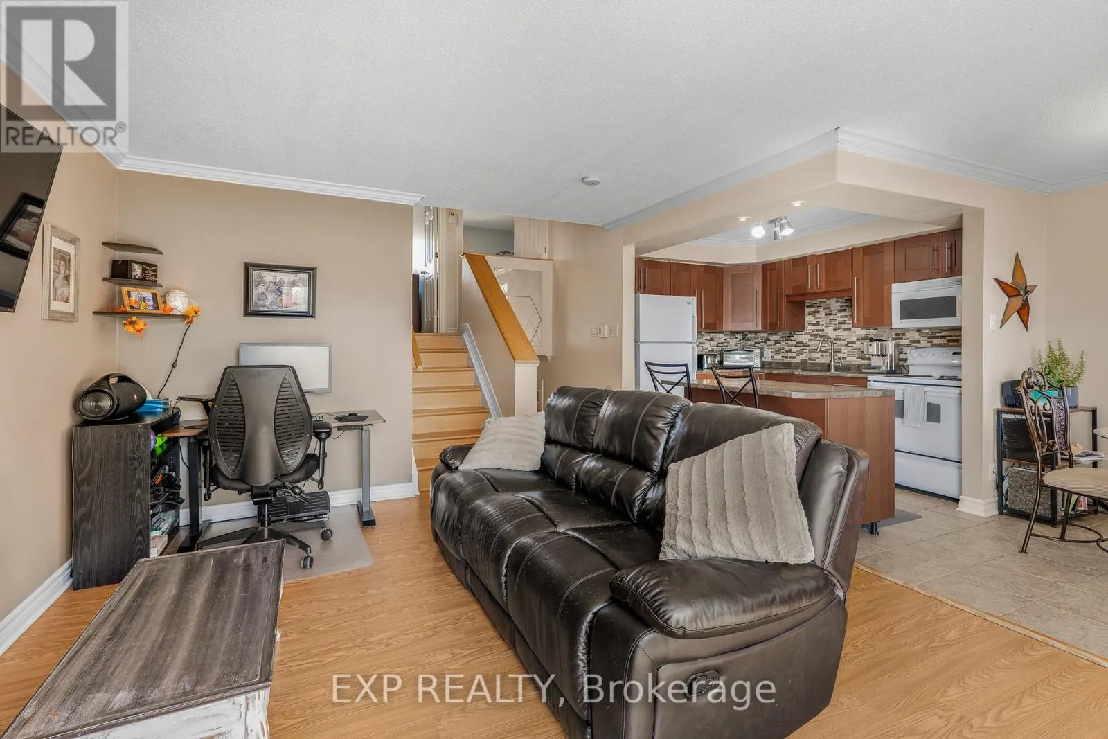 8 - 776 ST JEAN STREET