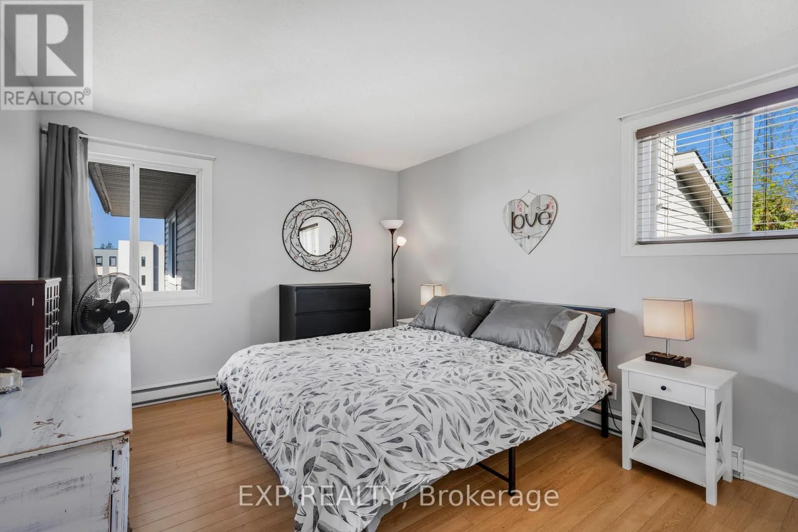 8 - 776 ST JEAN STREET