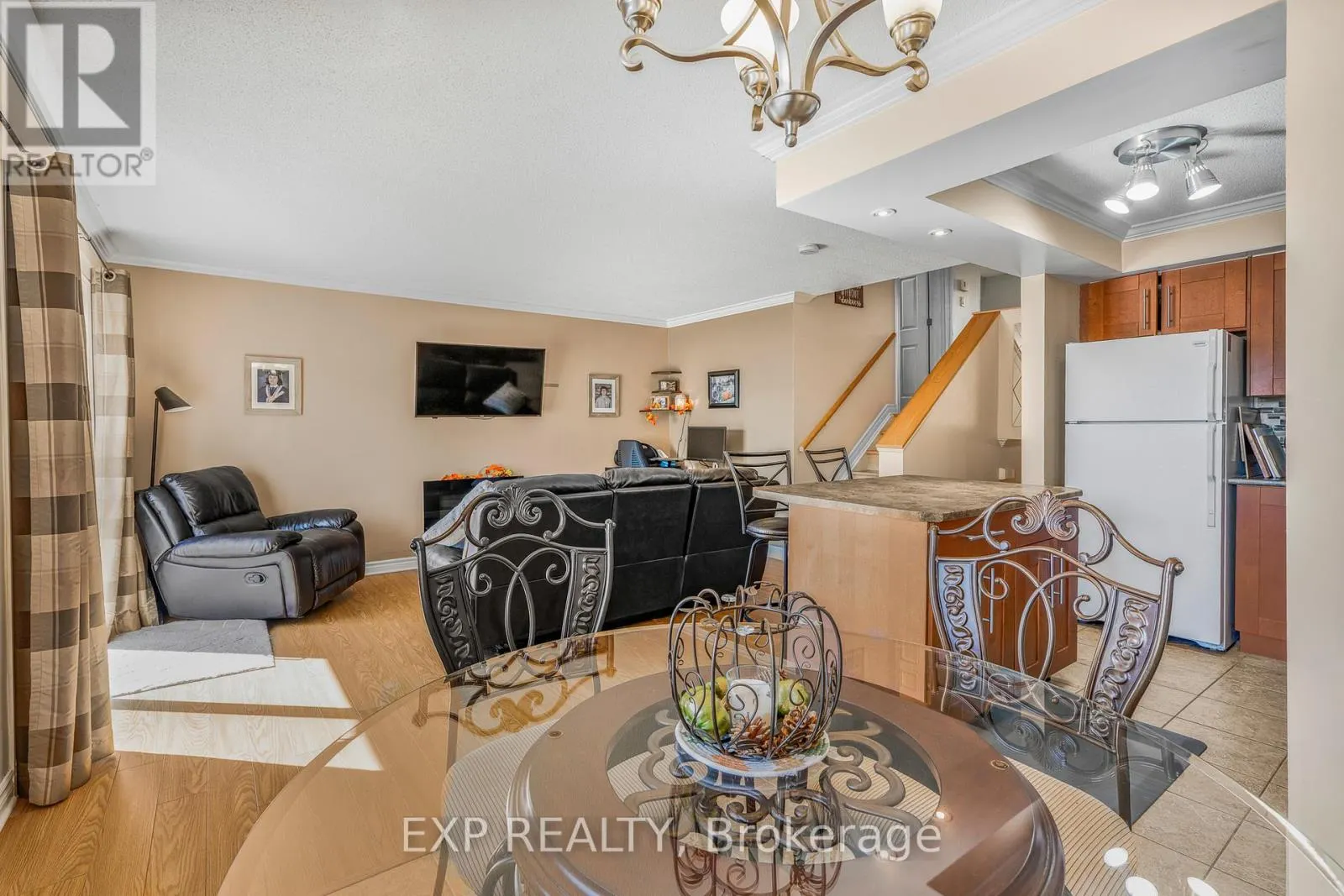 8 - 776 ST JEAN STREET