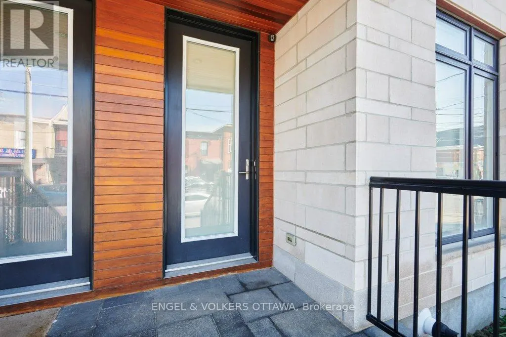 353E BOOTH STREET