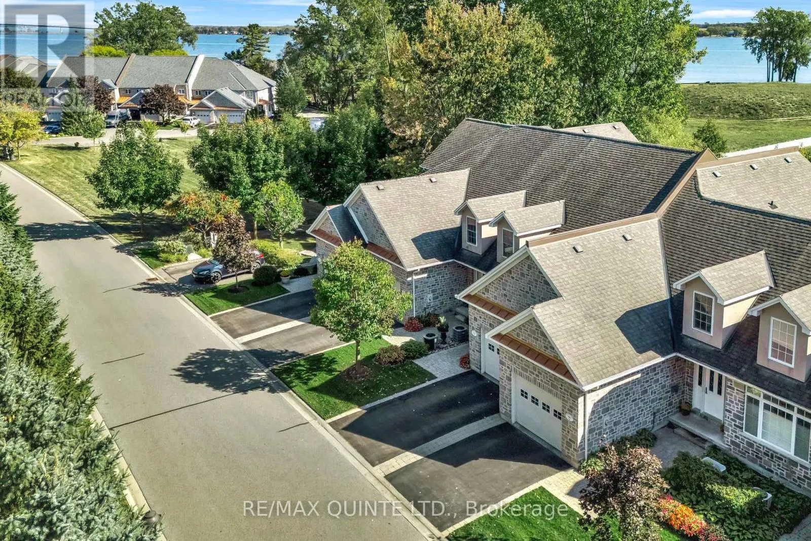 24 GRACEFIELD LANE