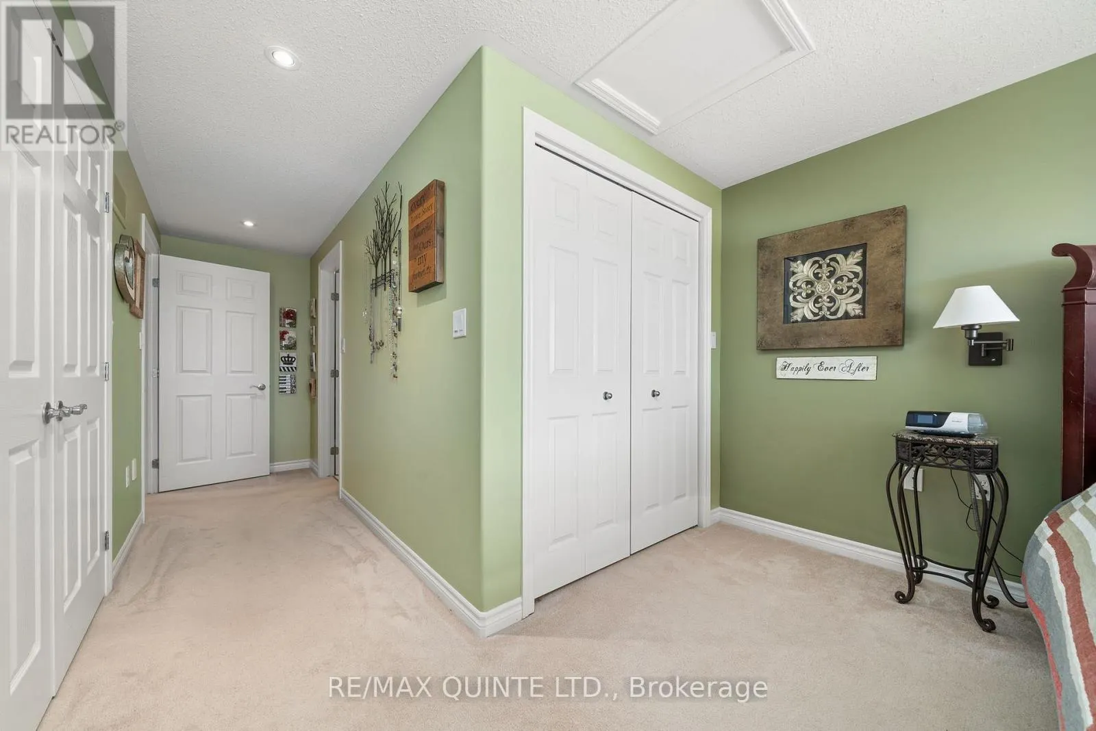 24 GRACEFIELD LANE