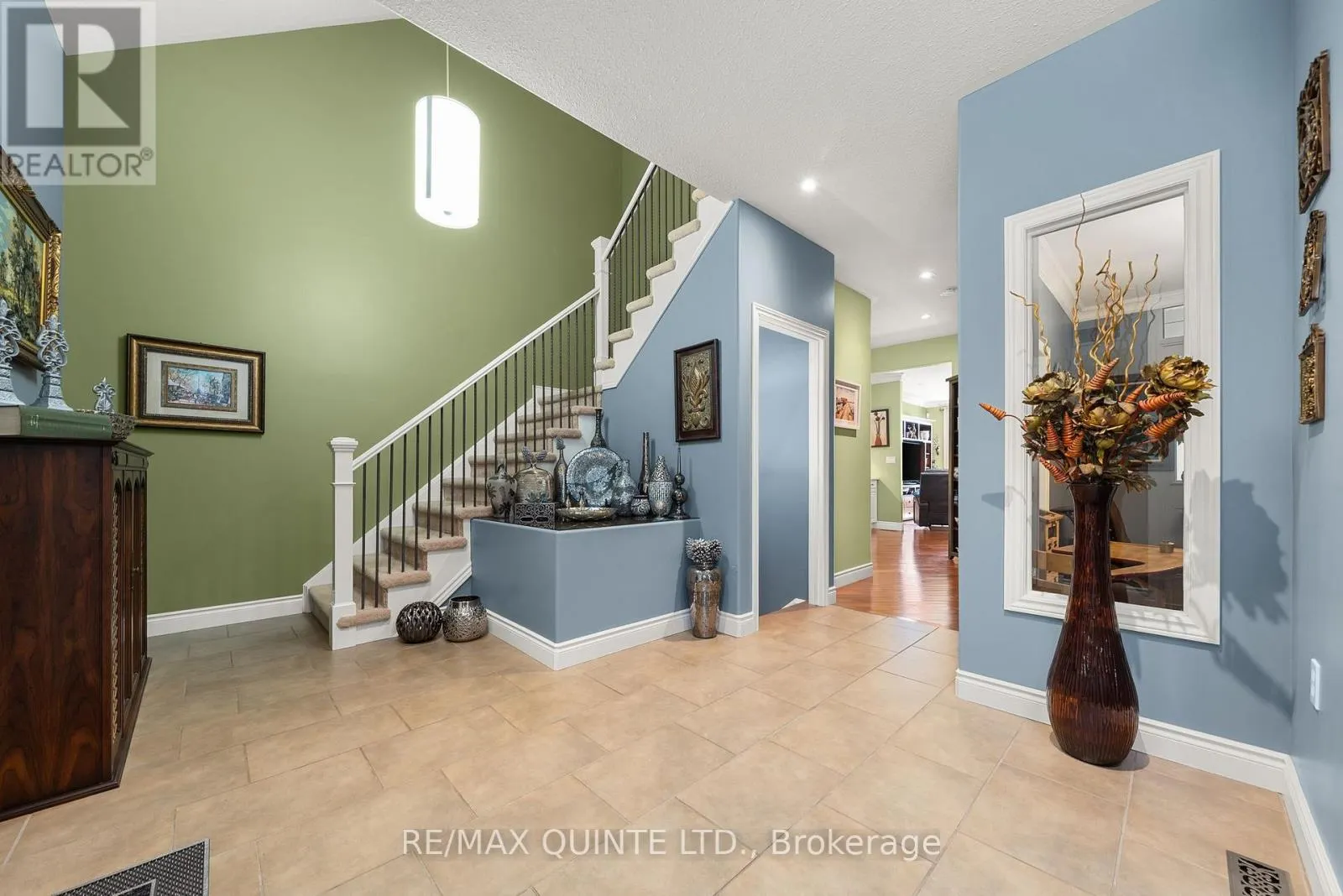 24 GRACEFIELD LANE