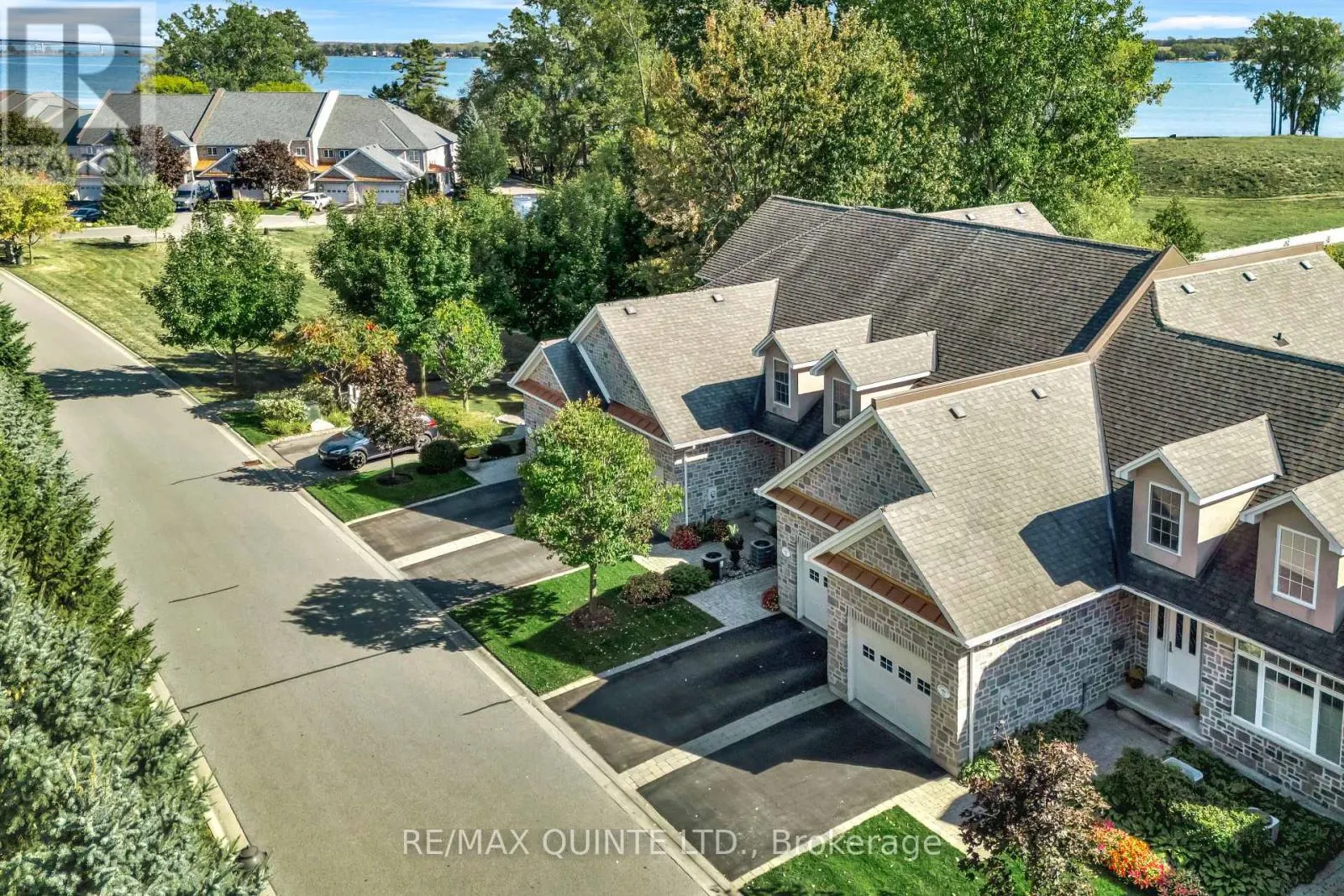 24 GRACEFIELD LANE