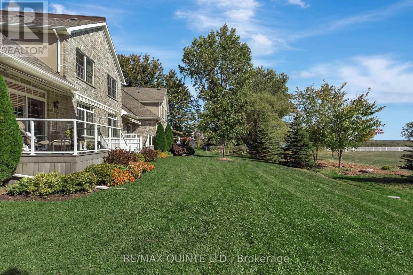 24 GRACEFIELD LANE