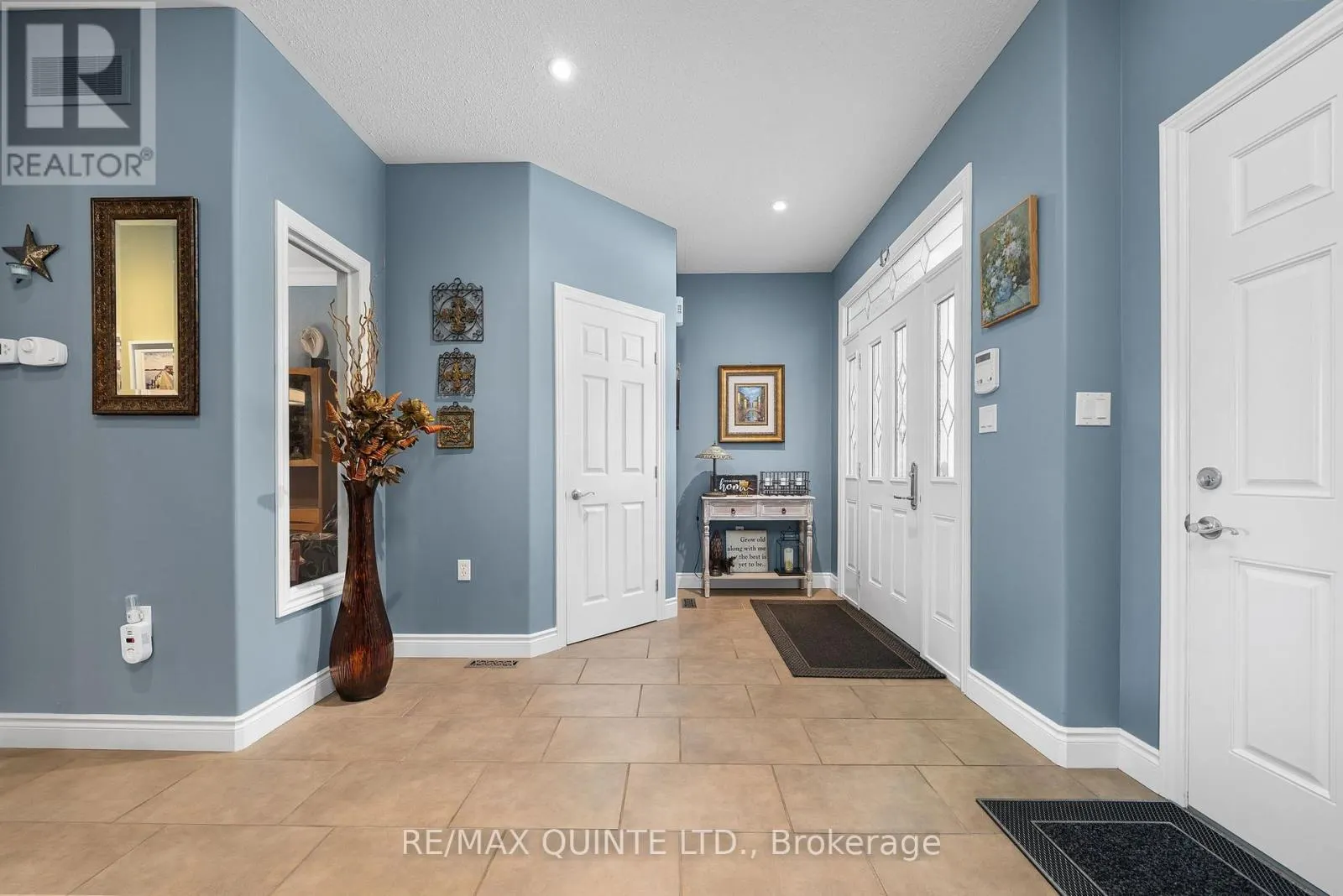 24 GRACEFIELD LANE