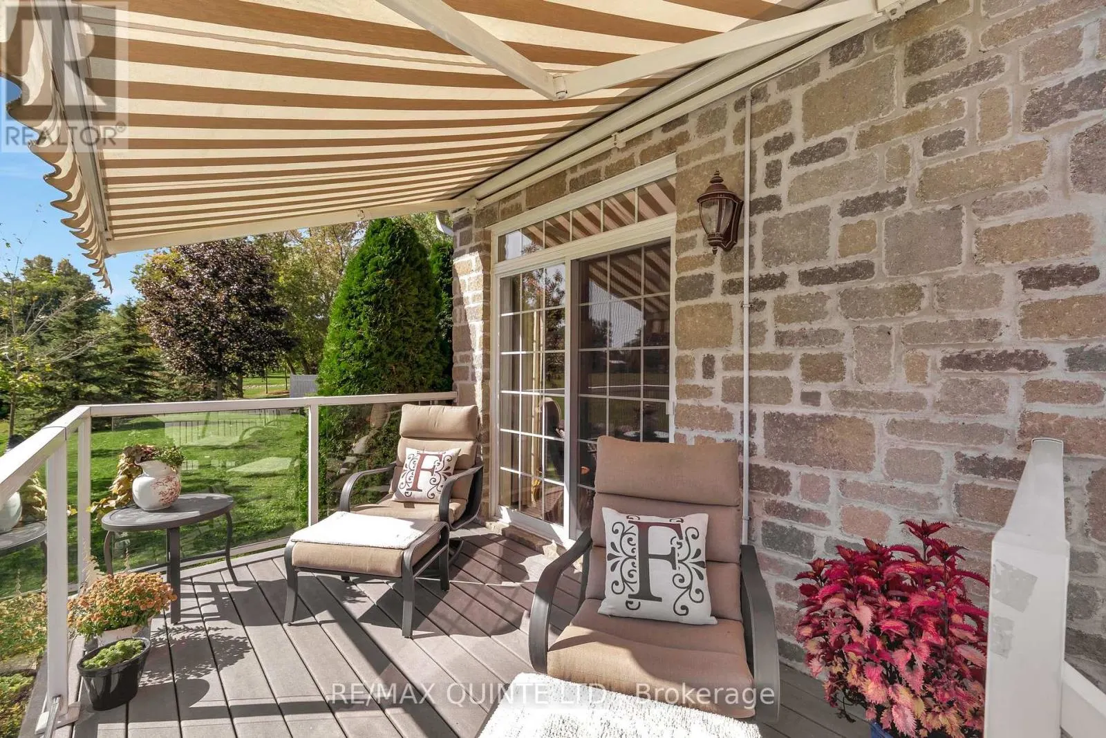 24 GRACEFIELD LANE