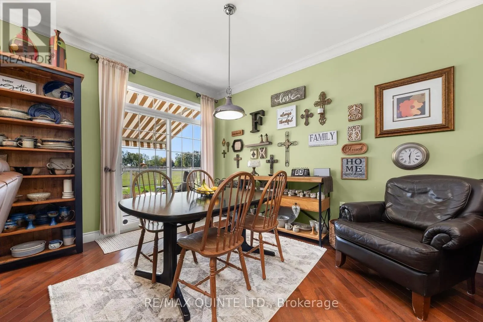 24 GRACEFIELD LANE
