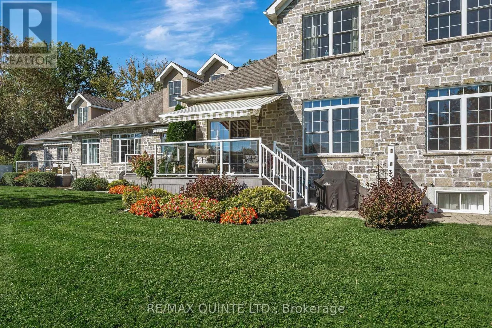 24 GRACEFIELD LANE