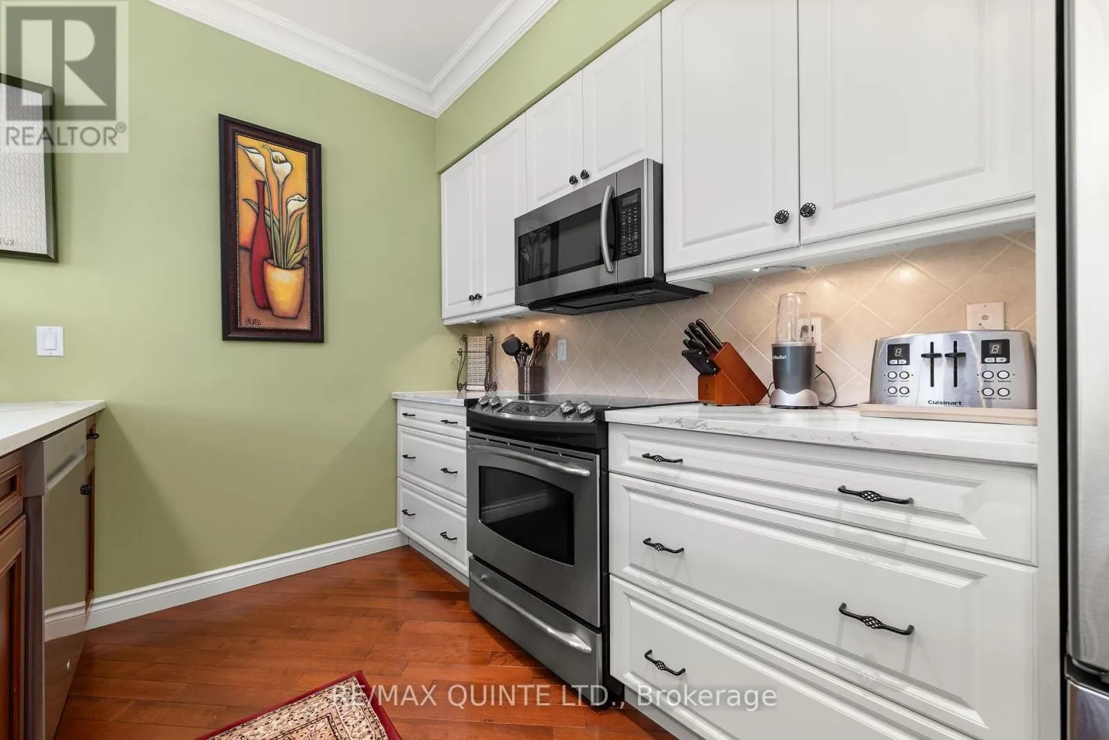 24 GRACEFIELD LANE