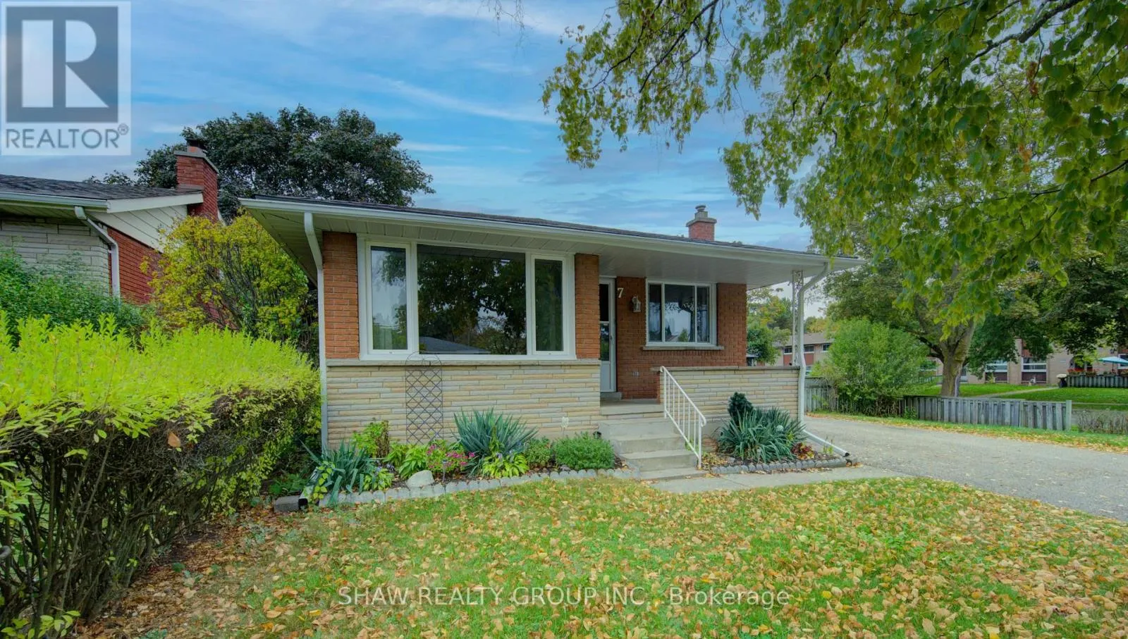 7 HUDSON CRESCENT