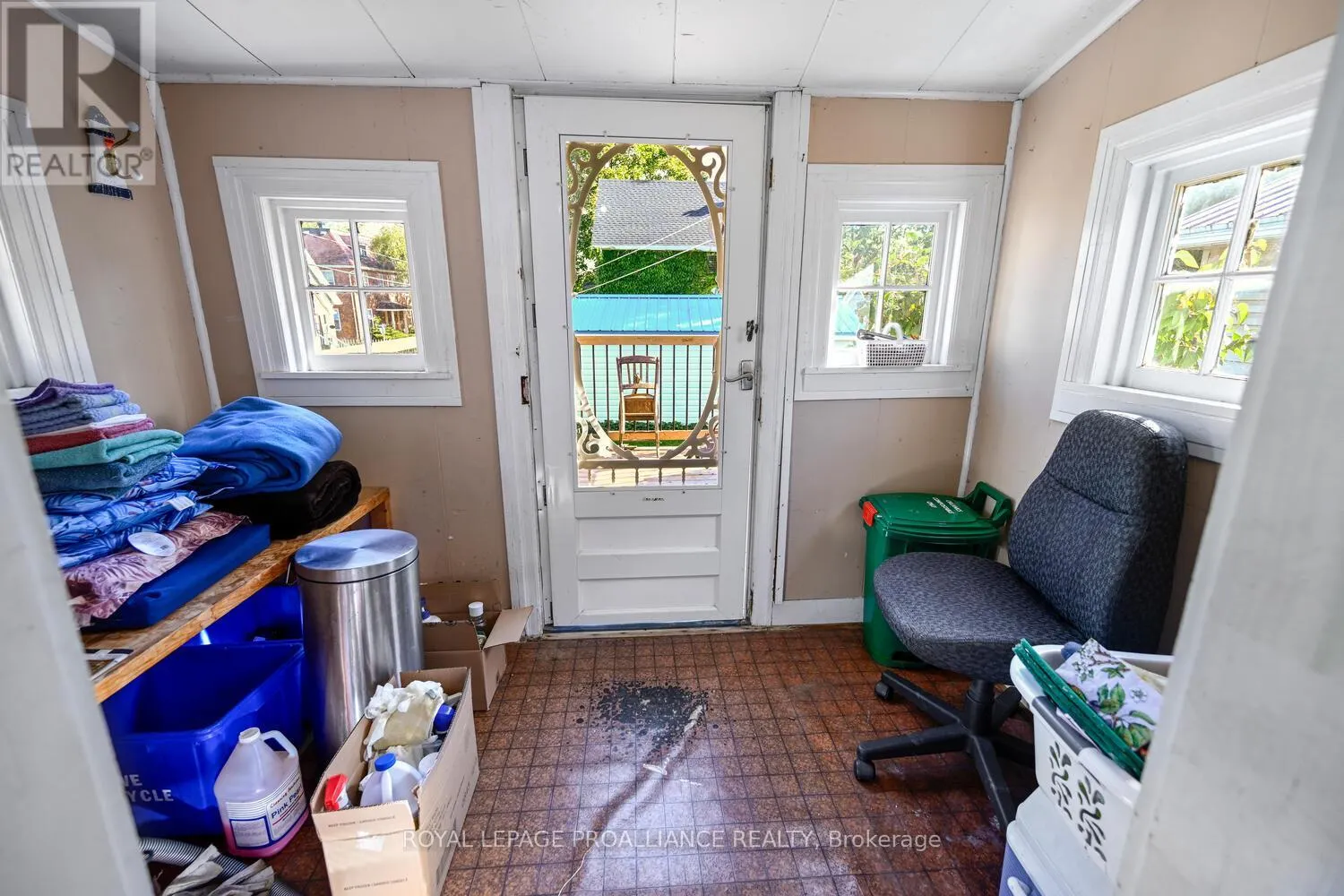 187 JAMES STREET E