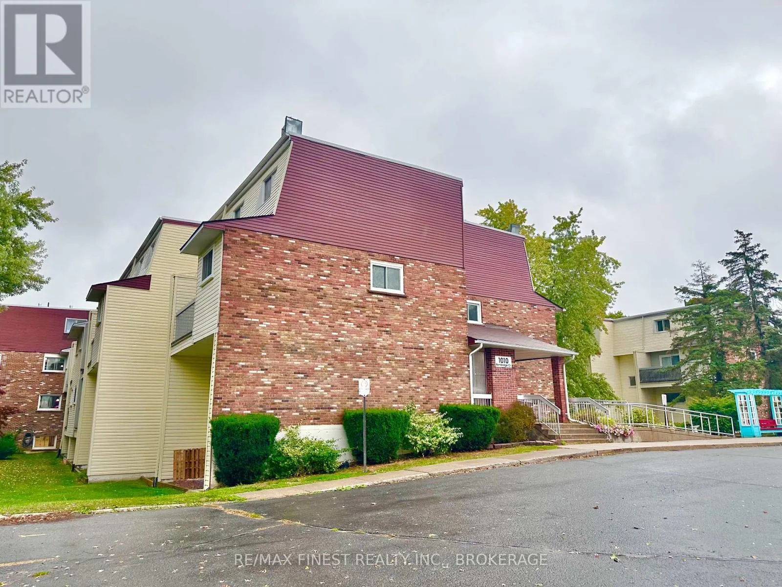 107 - 1010 PEMBRIDGE CRESCENT, #107