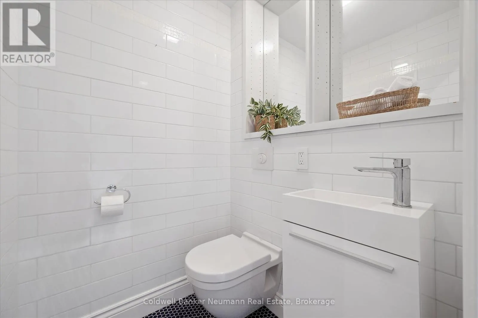 61 - 295 WATER STREET, #61