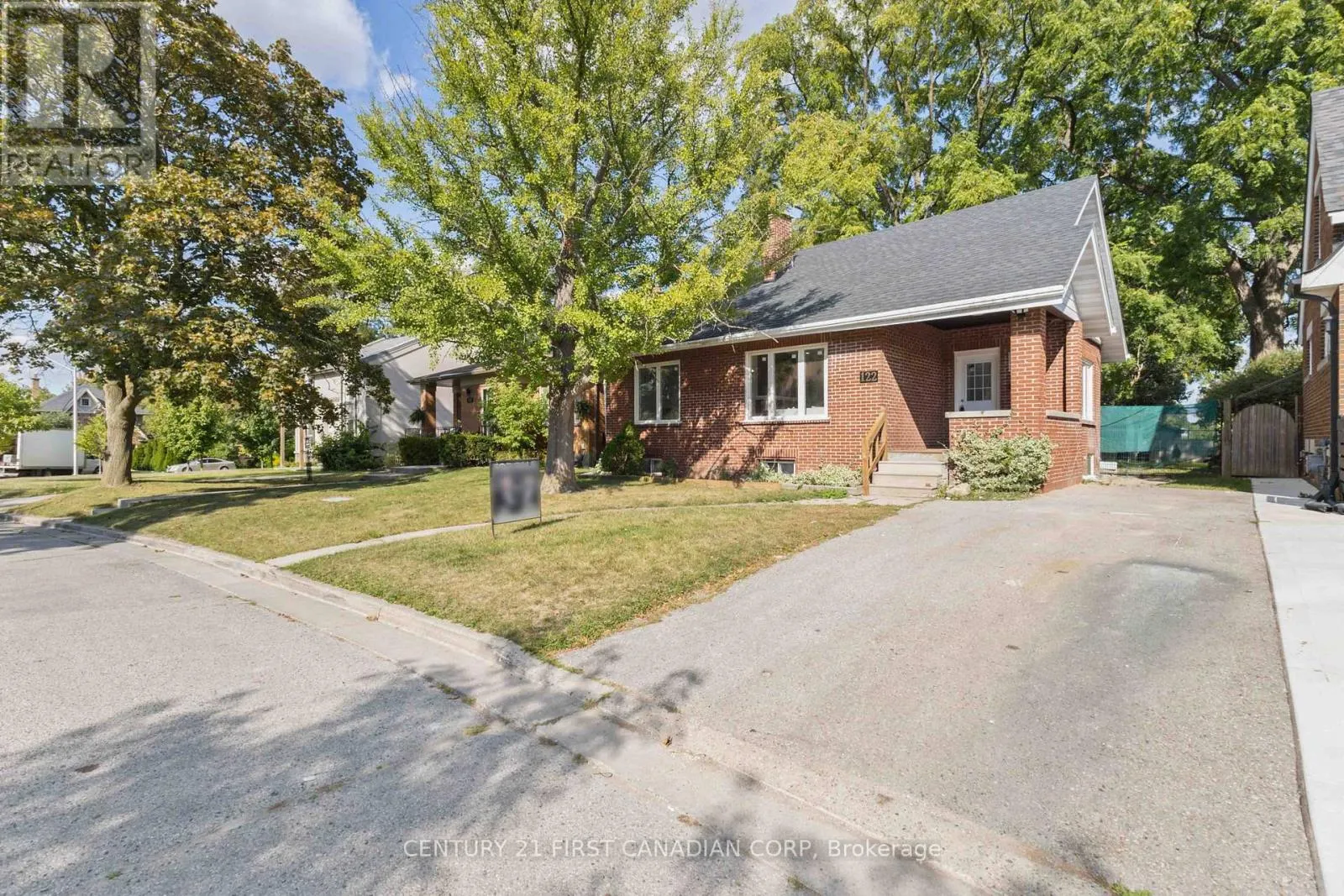 122 WINDSOR CRESCENT