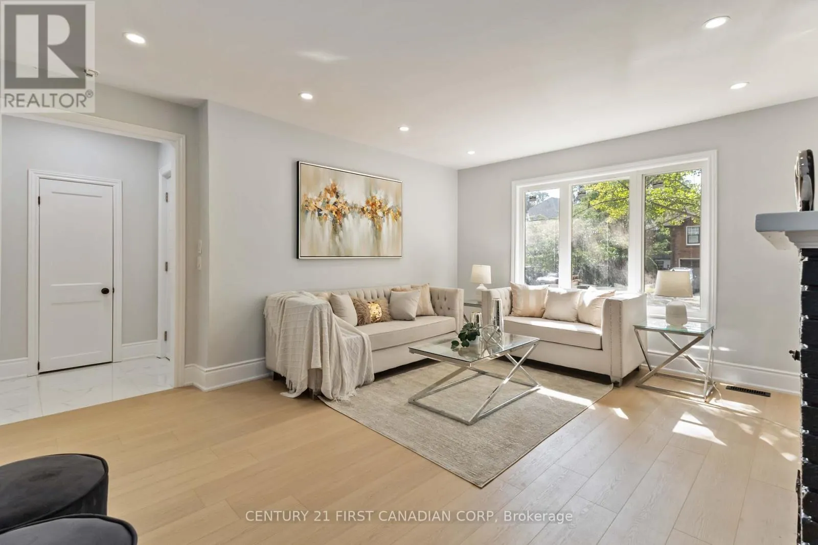 122 WINDSOR CRESCENT