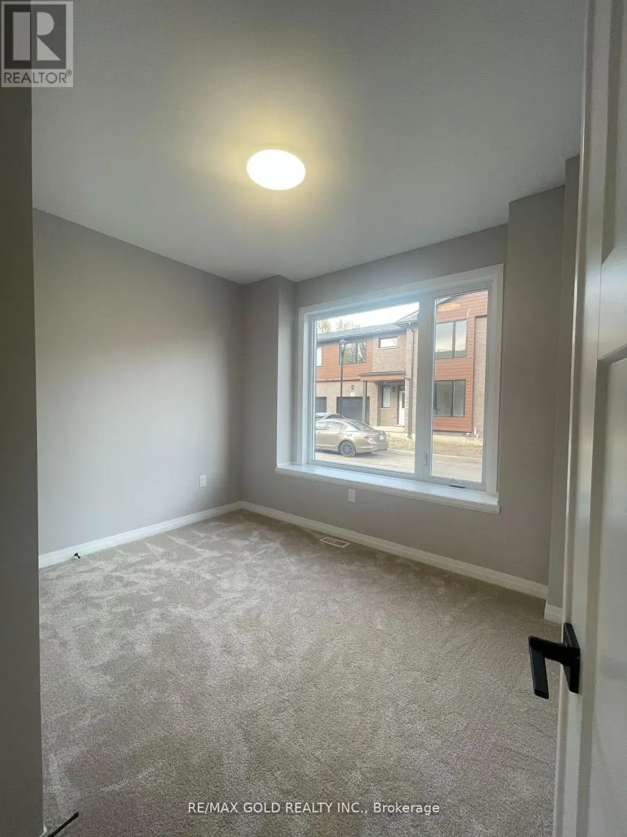6 - 264 BLAIR ROAD