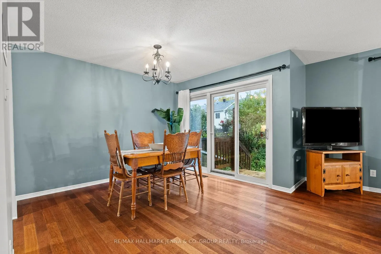 364 STONEWAY DRIVE