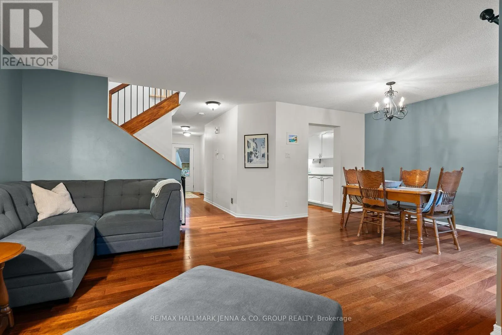 364 STONEWAY DRIVE