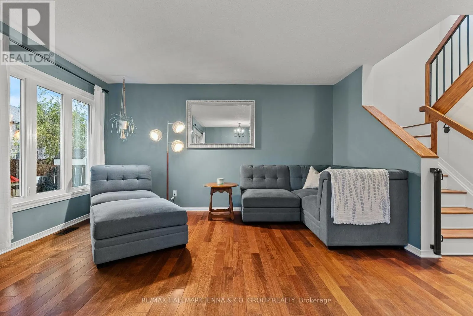 364 STONEWAY DRIVE