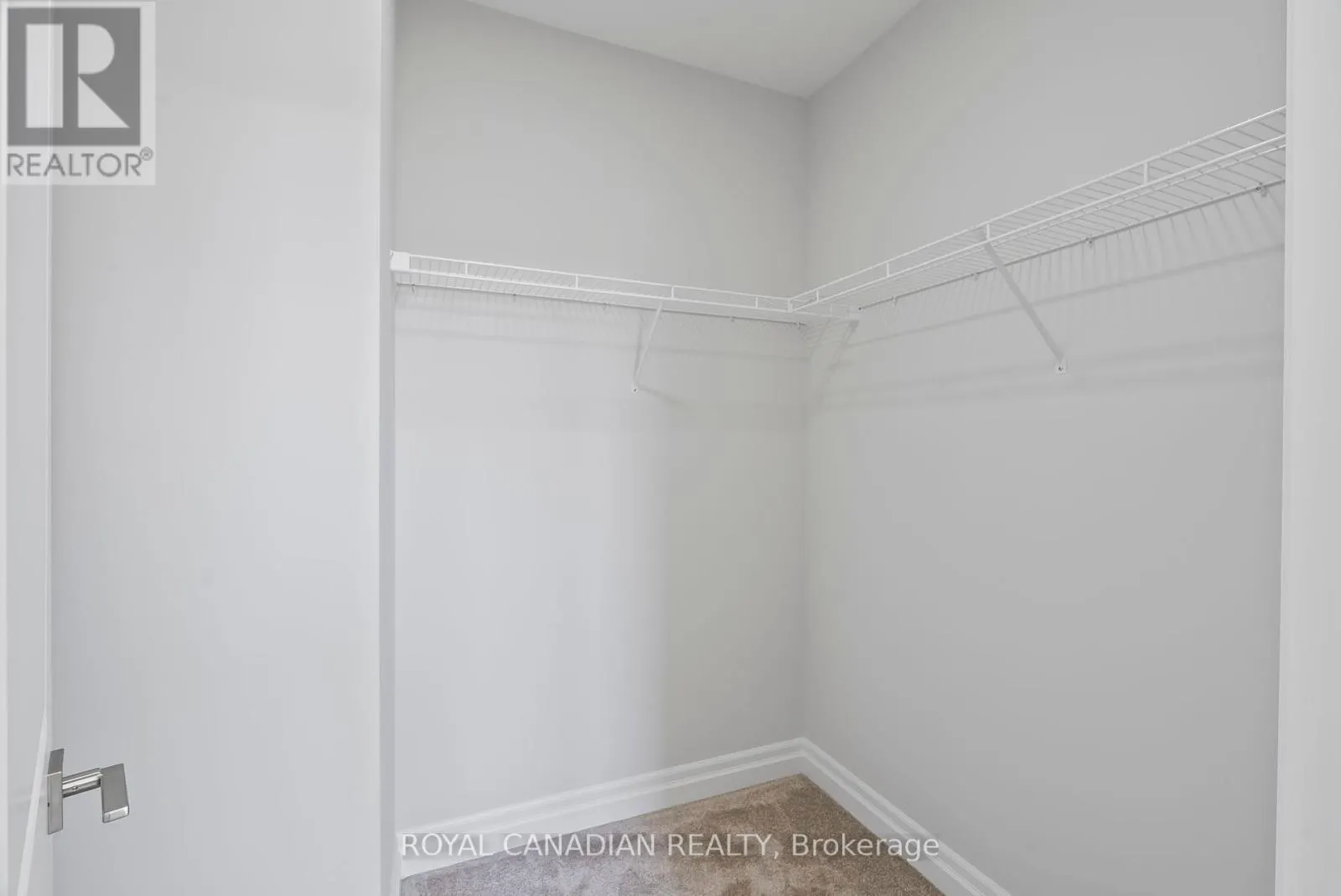376 HAWTHORNE STREET