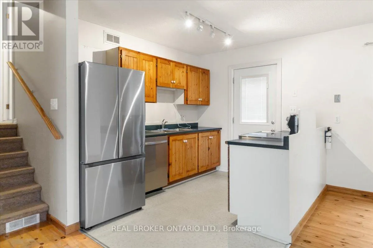 256 CANNIFTON ROAD N