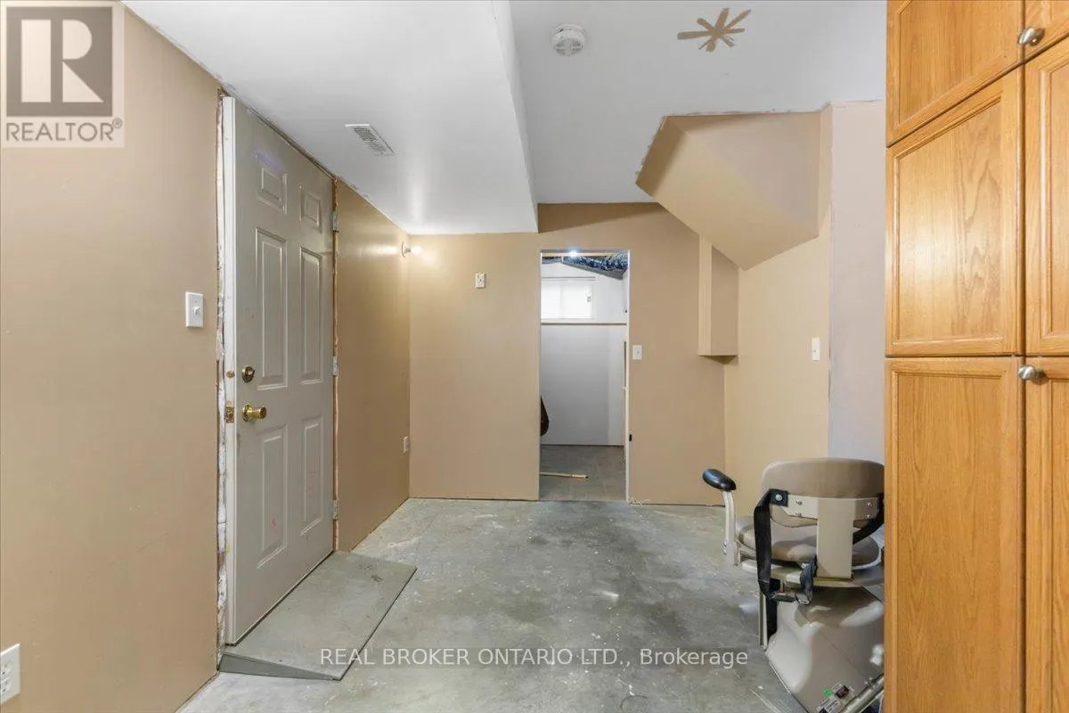 256 CANNIFTON ROAD N