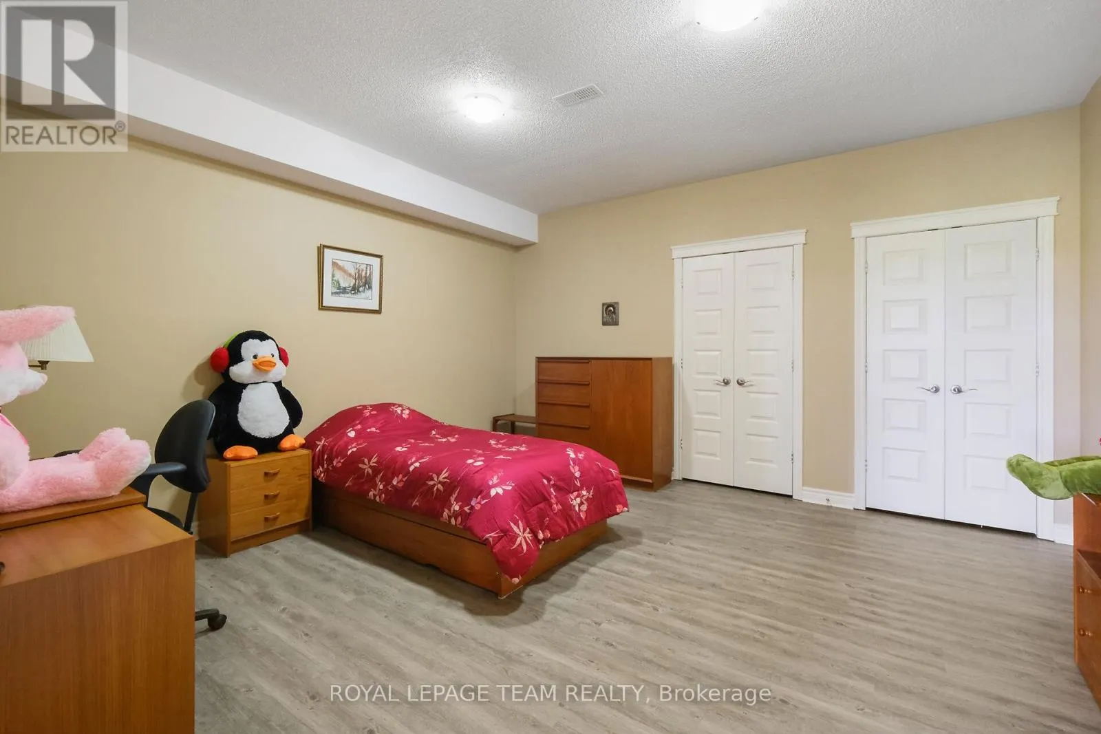 195 STONEWOOD DRIVE