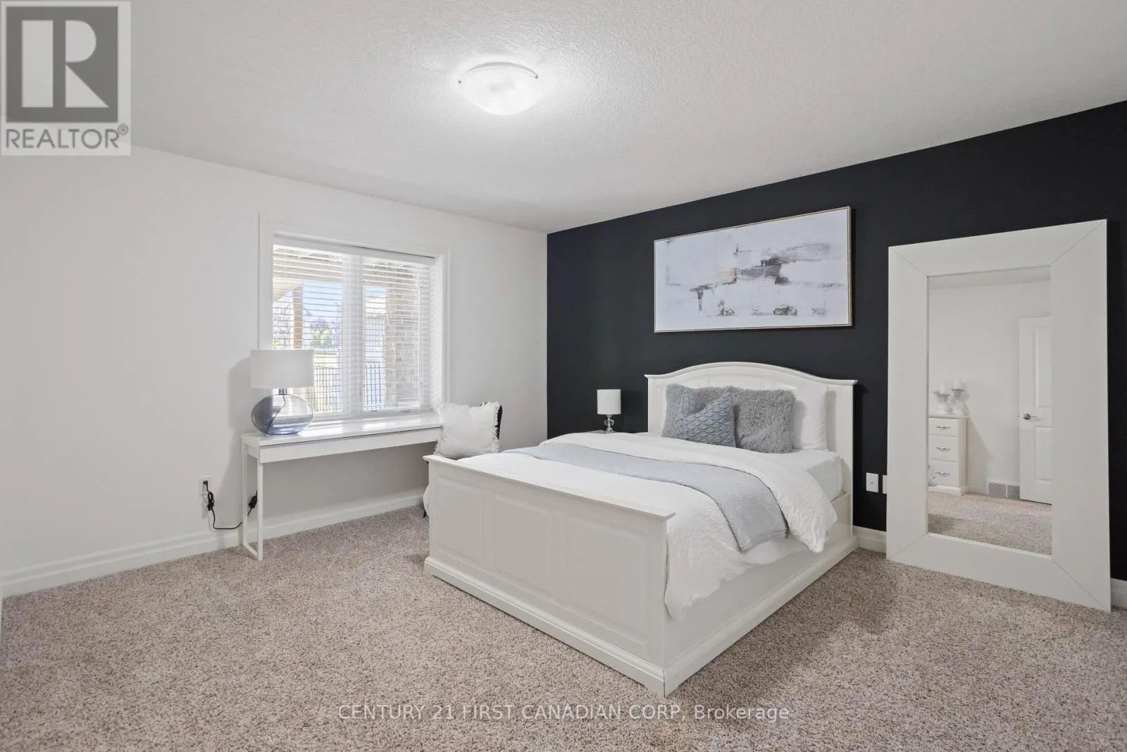 7071 CLAYTON WALK