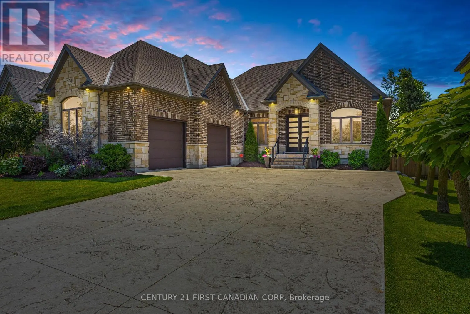 7071 CLAYTON WALK