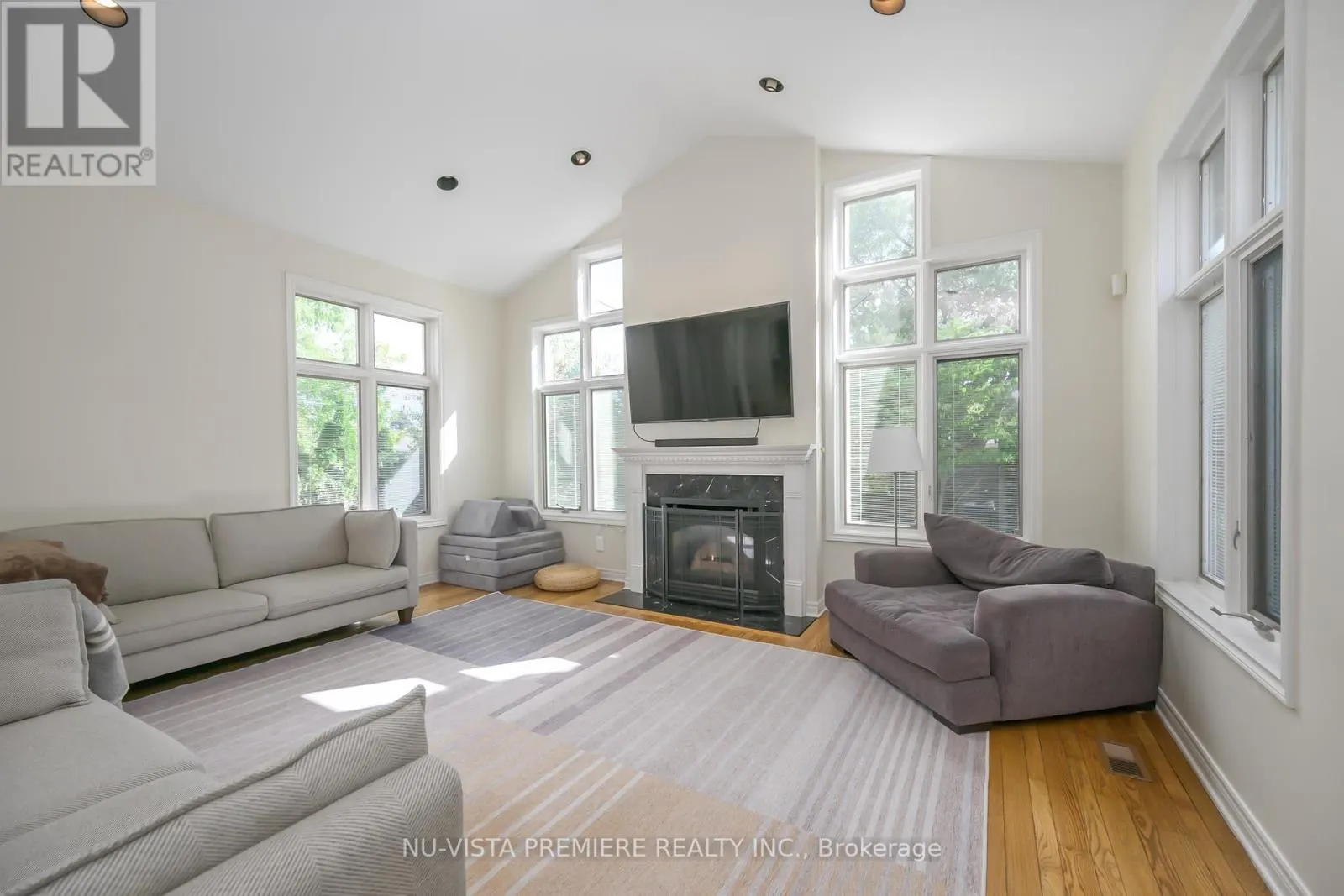 237 CASTLEGROVE BOULEVARD