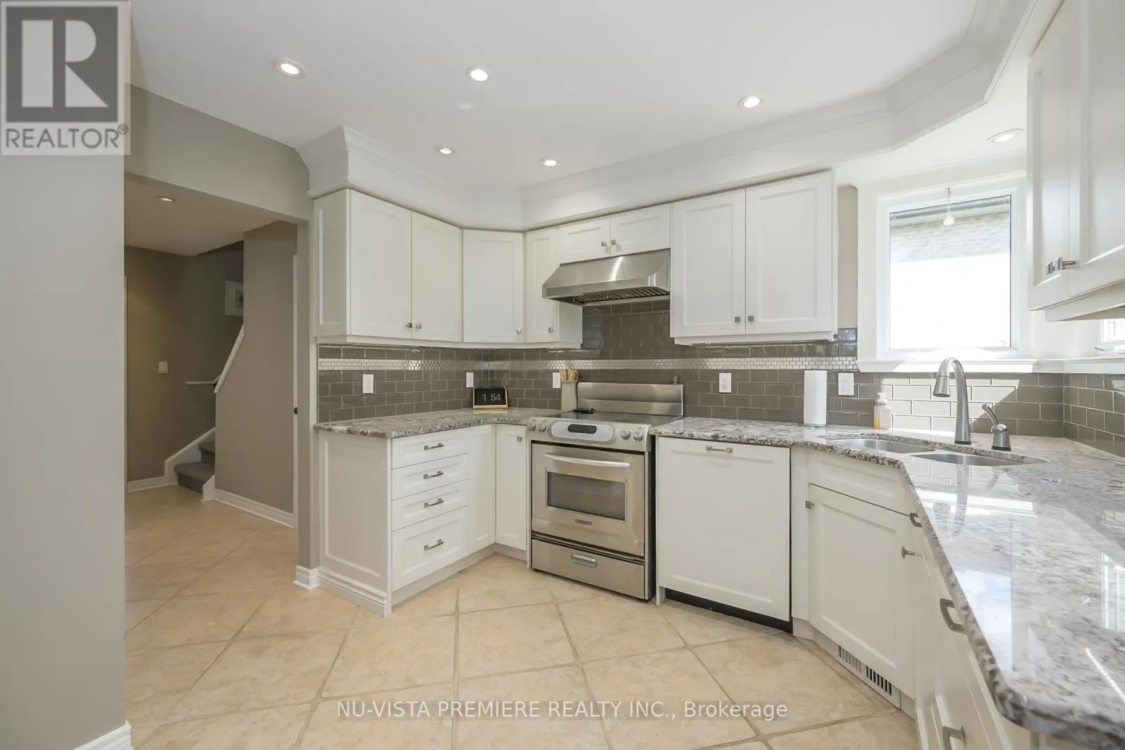 237 CASTLEGROVE BOULEVARD