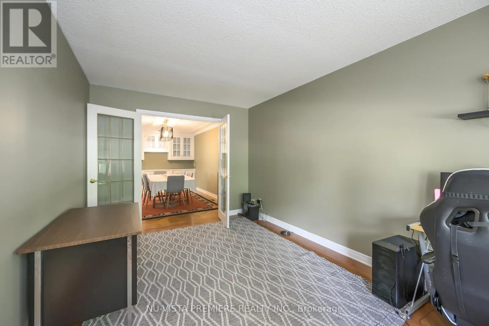 237 CASTLEGROVE BOULEVARD