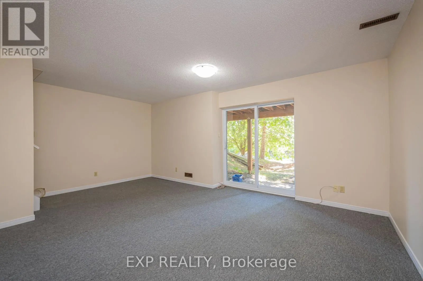 8 - 250 KEATS WAY