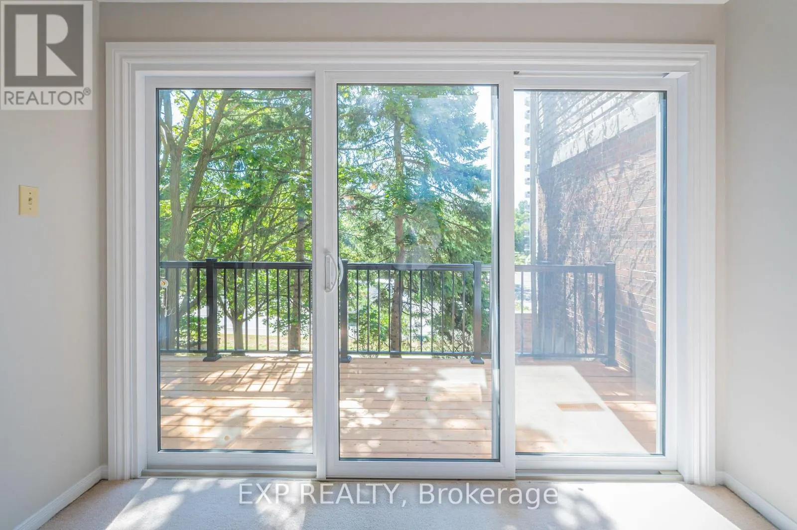 8 - 250 KEATS WAY