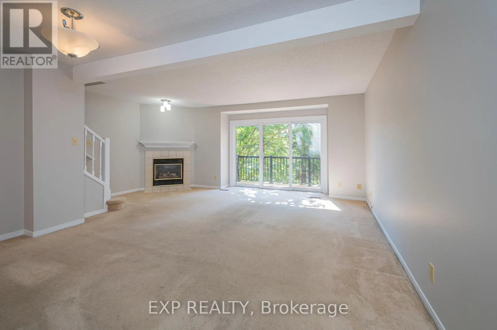 8 - 250 KEATS WAY