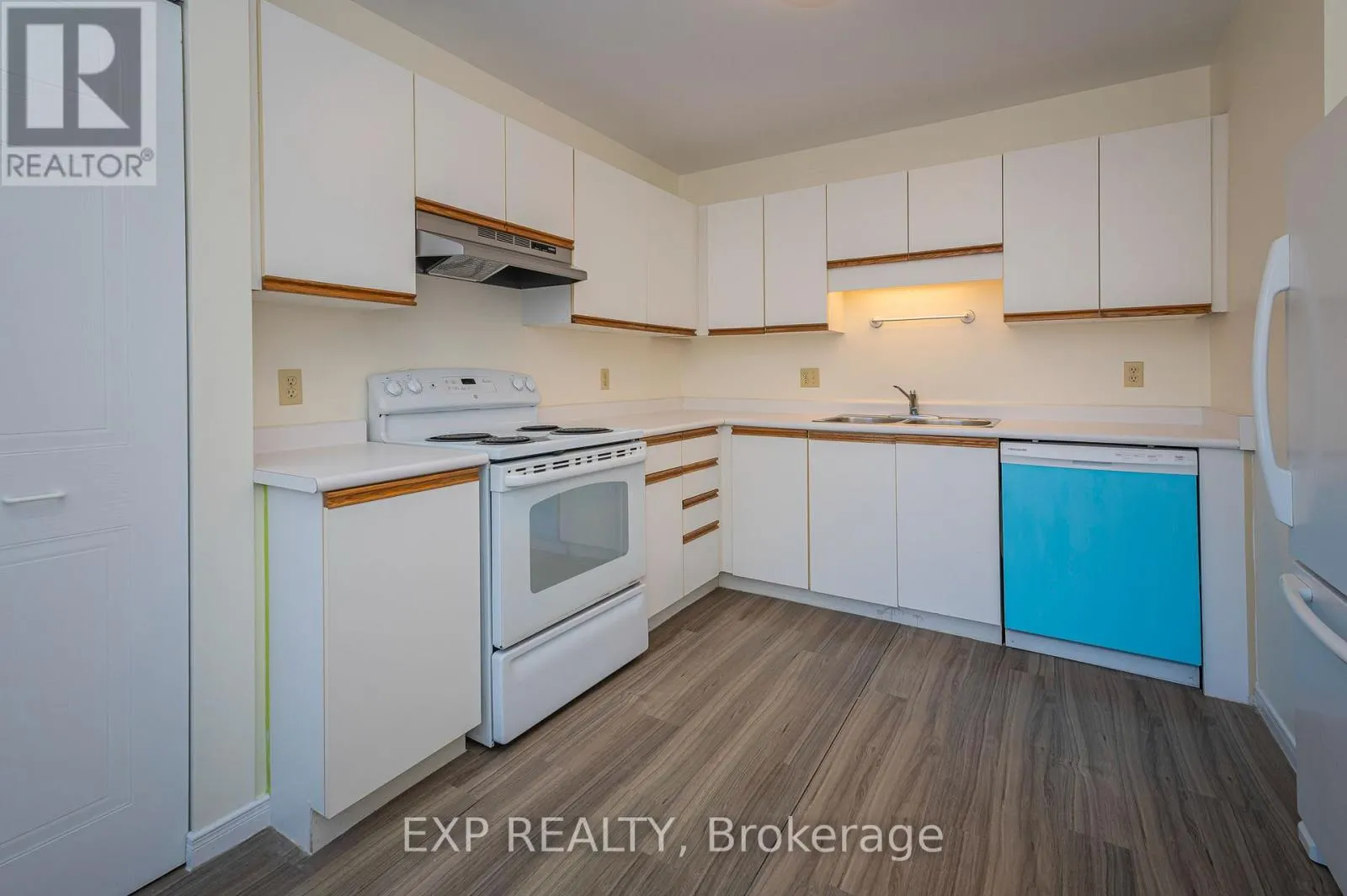 8 - 250 KEATS WAY