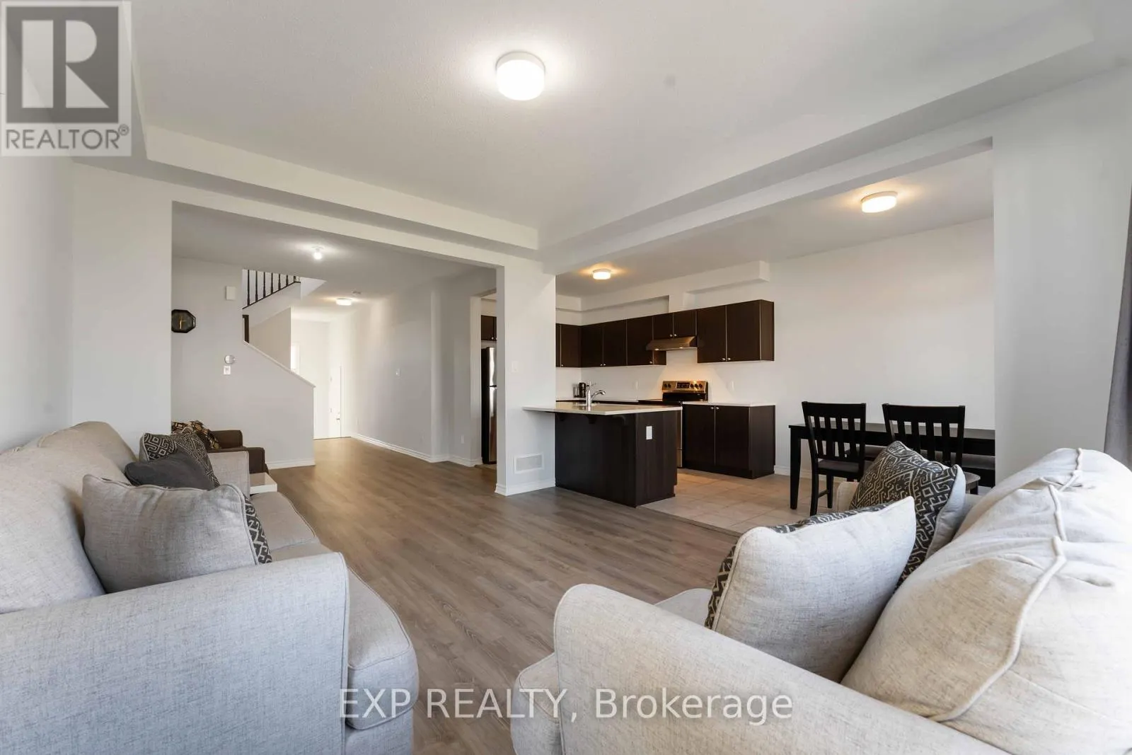 42 LENTAGO AVENUE