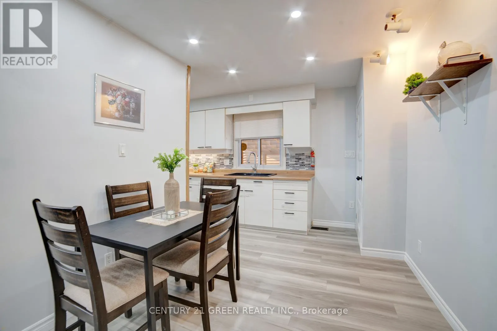 1676 HOLLEY CRESCENT