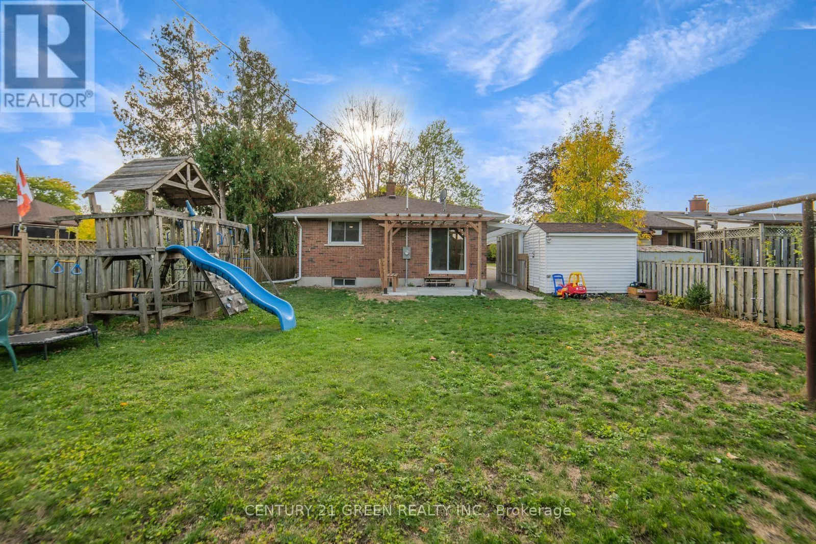 1676 HOLLEY CRESCENT