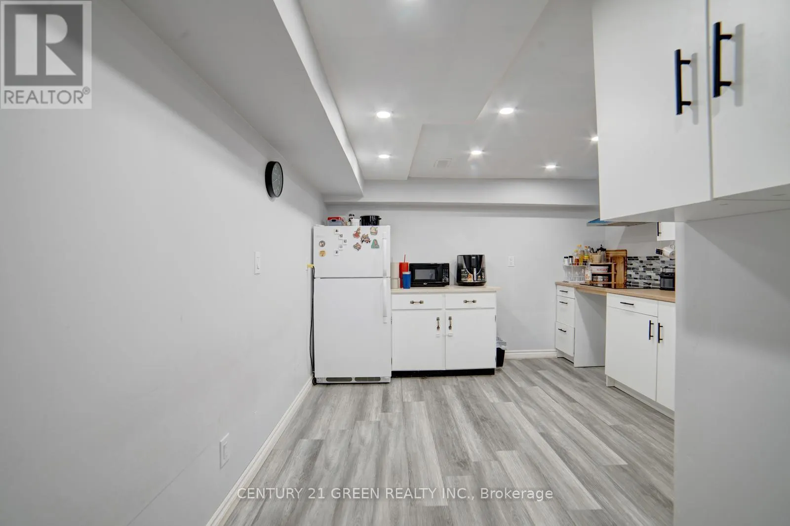 1676 HOLLEY CRESCENT