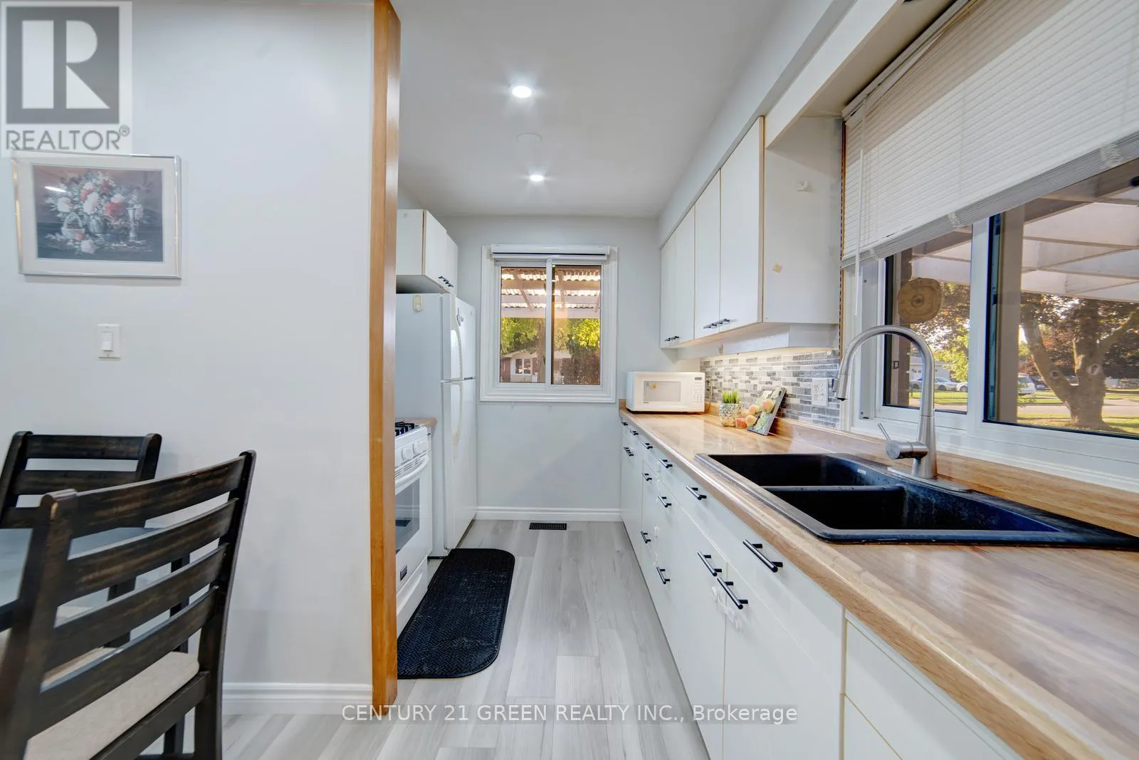 1676 HOLLEY CRESCENT